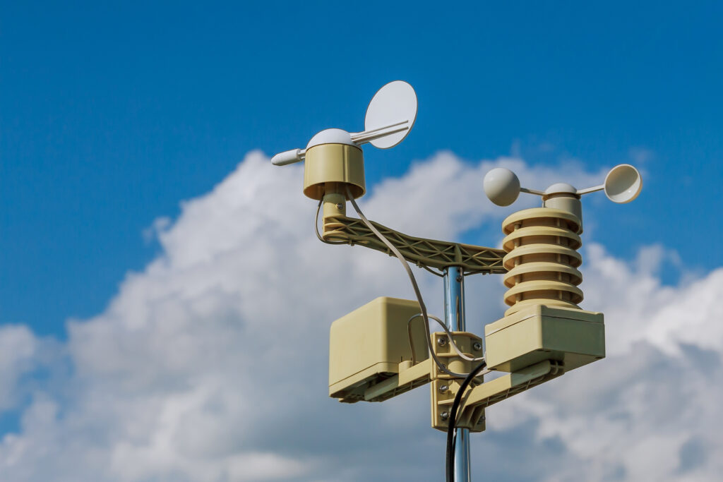 Estación meteorológica con anemómetro medidor de viento